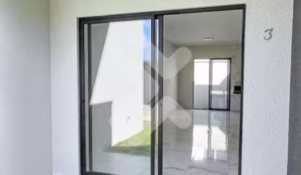 Casa à venda em Parque das Árvores (Parnamirim/RN) | Condomínio Vila das Rosas | 2/4 sendo 1 suíte - 154m²