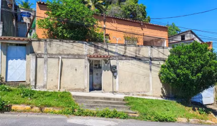 Duas casas com quintal em Jardim Primavera