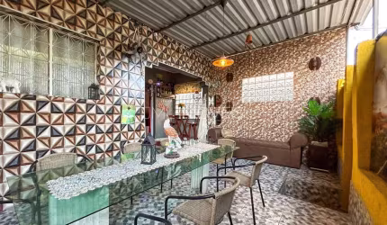 Casa em Saracuruna  -  Duque de Caxias