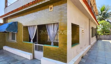 Casa em Saracuruna  -  Duque de Caxias