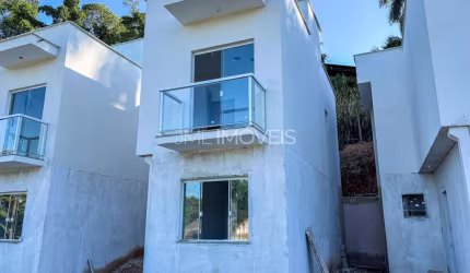 Casa de Condomínio em Campos Elíseos  -  Duque de Caxias