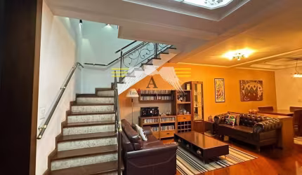 ✨ Sobrado Amplo de 260m² à Venda no Coração do Belém! 3 Dormitórios, 2 Vagas e Área Gourmet com Chu
