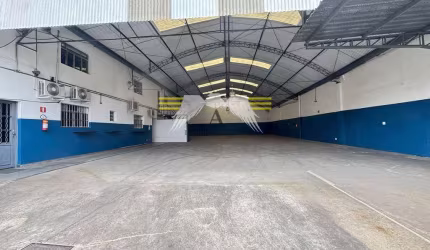 Galpão Magnífico de 720m² para venda e locação, escritórios modernos, localizado à 700m da Estação