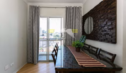 APARTAMENTO DE 55,30m² Á VENDA NA VILA MATILDE, COM SACADA, UMA VAGA DE GARAGEM, À 750m DA ESTAÇÃO