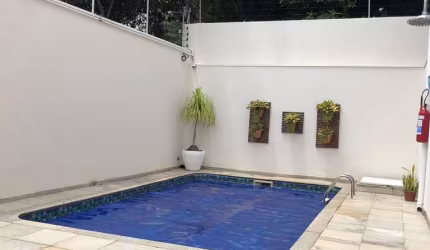 SOBRADO DE 151m² À VENDA  EM CONDOMÍNIO DE EXCELENTE  PADRÃO, EM TRAVESSA DA AV AMADOR BUENO DA VEI