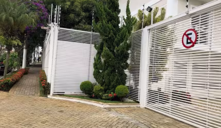 SOBRADO DE 151m² À VENDA  EM CONDOMÍNIO DE EXCELENTE  PADRÃO, EM TRAVESSA DA AV AMADOR BUENO DA VEI