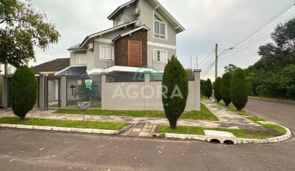 Belíssimo Sobrado com 3 (três) dormitórios mobiliado, localizado no bairro Bela Vista.