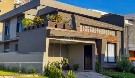 Sobrado moderno de 259,92m² com 3 (três) suítes, localizado no bairro Igara.