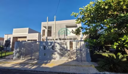 Sobrado 3 (três) dormitórios sendo 1 (uma) suíte com sacada localizado no bairro Igara em Canoas.