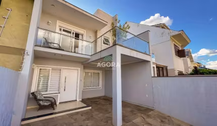 Sobrado com 3 (três) dormitórios, sendo 1 (uma) suíte, localizado no bairro Moinhos de Vento.