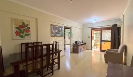 Apartamento com 2 (dois) dormitórios e sacada, localizado no bairro Marechal Rondon.