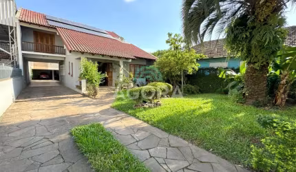 Sobrado de 348m² com 5 (cinco) dormitórios, localizado no bairro Niterói.