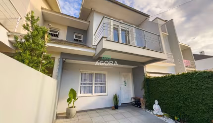Sobrado de 136m² com 2 (dois) dormitórios, localizado no bairro Igara em Canoas.
