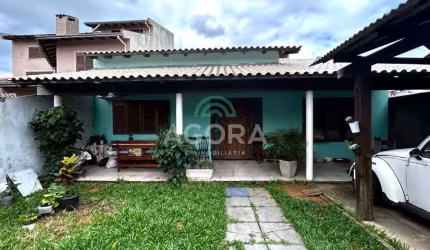 Casa térrea com 3 (três) dormitórios, localizada no bairro São José em Canoas.