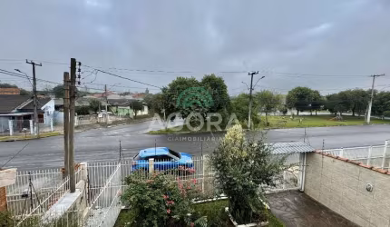 Excelente sobrado com 4 (quatro) dormitórios, localizado no bairro Estância Velha.