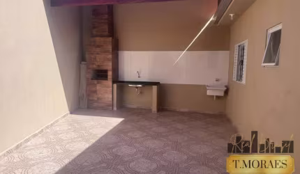 Casa nova com espaço gourmet e churrasqueira - Independente