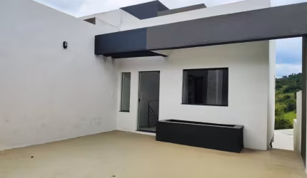 Casa à venda: 2 quartos, 1 suíte, 1 sala, 2 banheiros, 2 vagas, 88m²