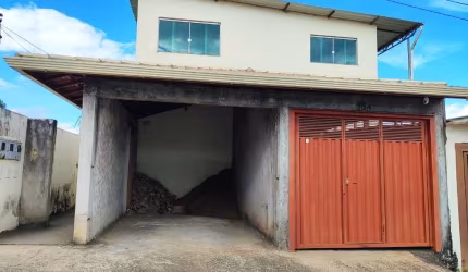 Casa à venda 2 quartos, 1 sala, 1 banheiro, garagem.