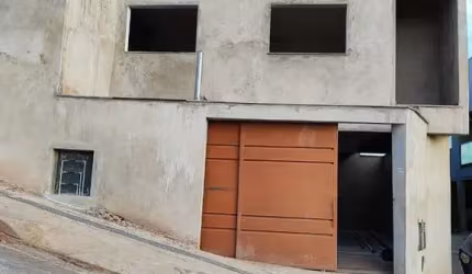 Casa à venda,  3 quartos, 1 suíte, 1 sala, 1 banheiro, 2 vagas de garagem  98m².