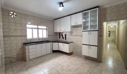 Casa Térrea para Venda em São Caetano do Sul, Cerâmica, 2 dormitórios, 2 banheiros, 2 vagas