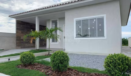 Casa à venda no bairro Fazendinha em Araruama/RJ