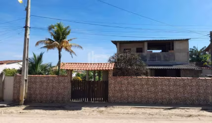 Casa à venda no bairro Praça da Bandeira em Araruama/RJ