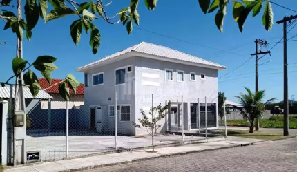 Collynas Park - Casa à venda no bairro Lagoinha em Araruama/RJ