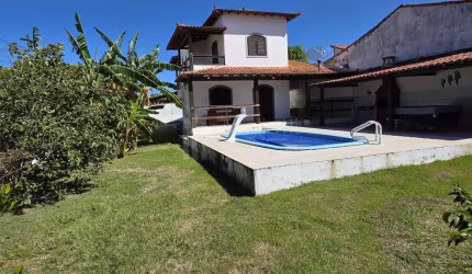 Casa duplex  4 quartos sendo uma suíte - Iguabinha Araruama.