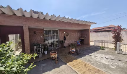 Casa duplex charmosinha em Araruama - RJ