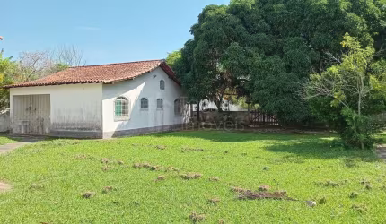 Terreno 1.350m2  com duas casas e piscina - Pontinha