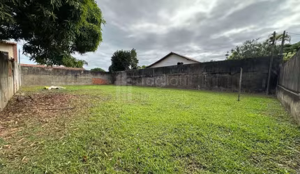 Terreno plano de 595m2 no bairro Coqueiral