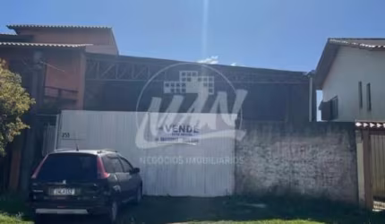 IMÓVEL COMERCIAL C/PAVILHÃO ABERTO C/180M2 E 01 CASA NOS FUNDOS C/50M2 MAIS PORÃO. IDEAL PARA OFINA MECÃNICA, QUADRA DE BEACH TENNIS OU FUTEVÔLEI. VALOR R$ 258.000,00 - LIGUE 51.984102913 E VAMOS NEGO
