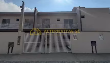 Sobrado para venda com 2 suítes em Itajuba, Barra Velha, Santa Catarina