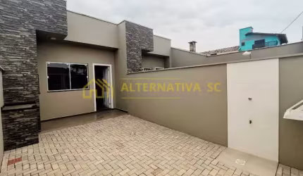 Casa para locação anual com 02 quartos em Itacolomi, Balneário Piçarras