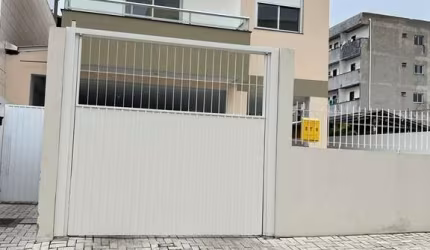 Amplo apartamento com duas sacadas na Praia dos Ingleses