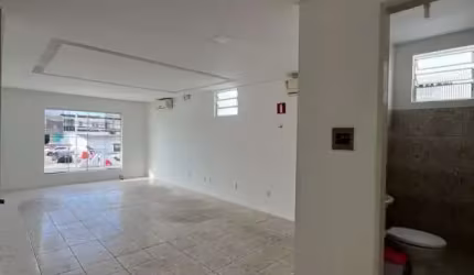Sala na Principal avenida comercial dos Ingleses