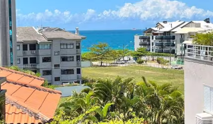 Apartamento Mobiliado com VISTA MAR á 250 metros da Praia Brava.