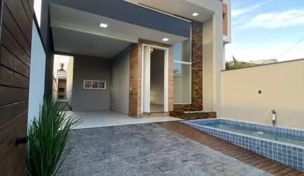 Casa Padrão com 130m² á aproximadamente 1,5km da Praia do Moçambique