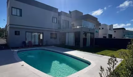 Casa Alto Padrão em Condomínio Fechado