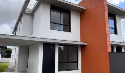 Sobrado com escritura pública, localizado em loteamento planejado no bairro rio Vermelho, Florianópolis/SC