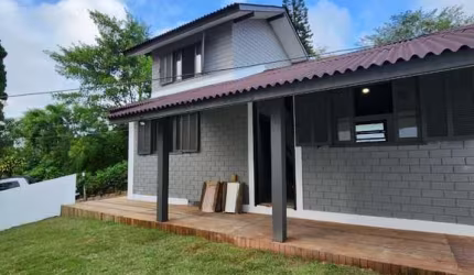Casa Chalé em condomínio, localizado aproximadamente 3,5km da Praia dos Ingleses, Florianópolis/SC.