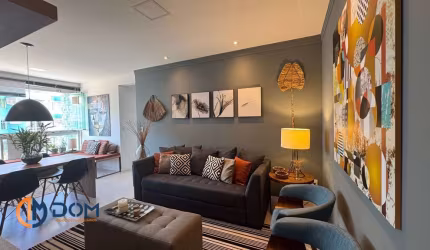 Apartamento 2 Suítes Finamente Decorado a apenas 200 metros da Praia dos Ingleses