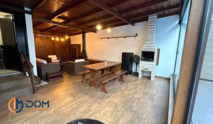 Casa localizada a 400m da praia dos Ingleses, Florianópolis/SC.
