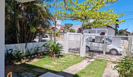 Sobrado 3 dormitórios no Bairro Rio Vermelho - Florianópolis/SC