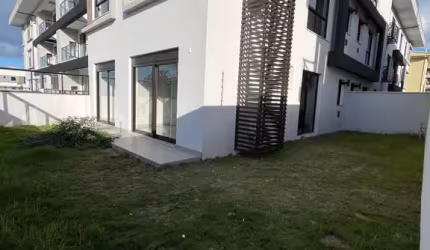 Apartamento Garden com escritura pública e vista mar, localizado na praia do santinho, Florianópolis/SC.