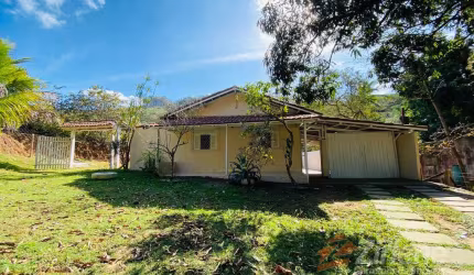 CHÁCARA COM CASA  02 QUARTOS PROXIMO AS MELHORES PRAIAS DE GUARAPARI.