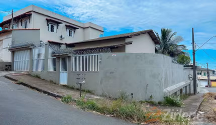 CASA LINEAR EM BAIRRO RESIDENCIAL 50 X PARA PAGAR.