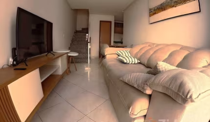 Oportunidade perfeita para você, casa duplex em condomínio