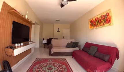Seu refúgio perfeito:  Apartamento de 2 quartos com varanda