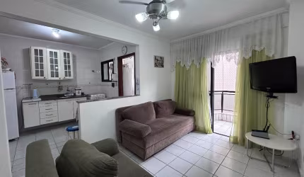 Apartamento pertinho da praia com 1 dormitório